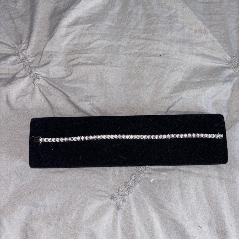 Diamond white gold tennis bracelet
